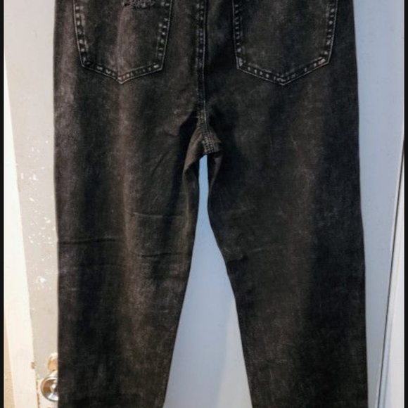 Fashion nova destructed jeans - Picture 4 of 5